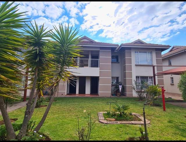 2 BEDROOM APARTMENT FOR SALE IN BRENTWOOD PARK